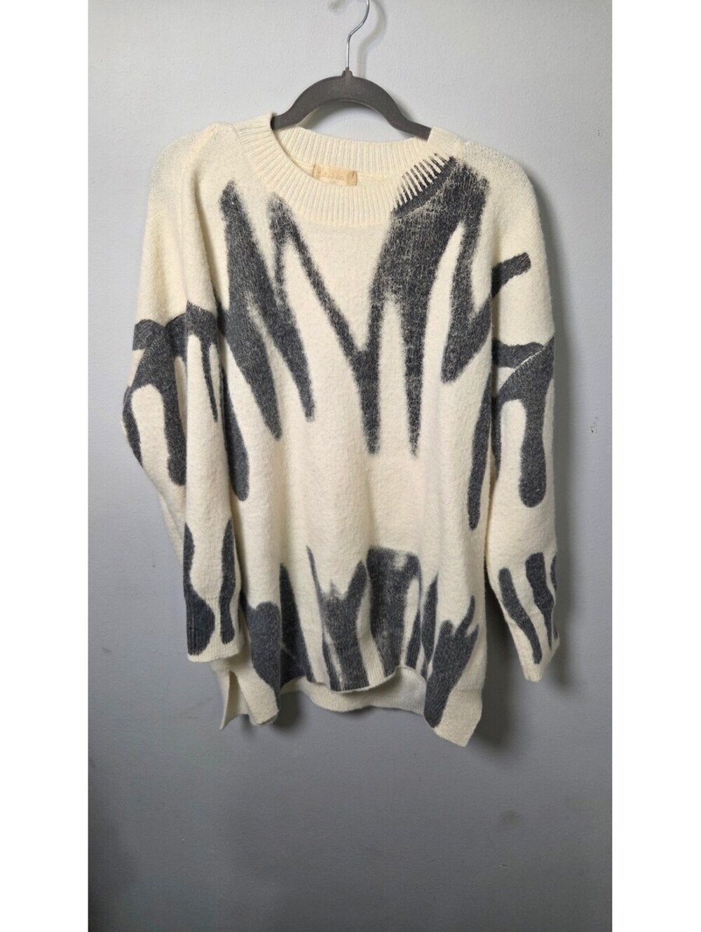 Alter’d State S/M Cream Gray Abstract Oversized Sweater Tunic